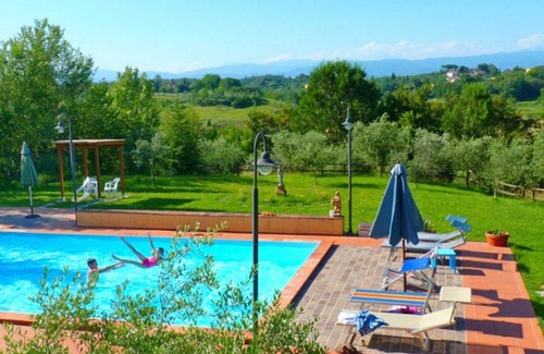 Fucecchio Villa | Cosy apartment in villa for 4 guests with pool, WIFI, A/C and pets allowed