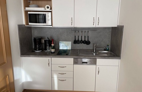 Sellin Villa | Cosy apartment in villa for 4 people with WIFI, TV, terrace and pets allowed