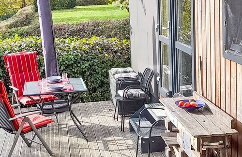 Wemding House | Cosy apartment in villa for 4 guests with A/C, WIFI, TV, terrace and pets allowed
