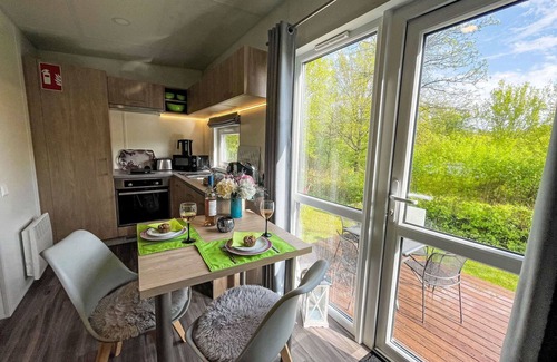 Wemding House | Cosy apartment in villa for 4 people with A/C, WIFI, TV, terrace and pets allowed
