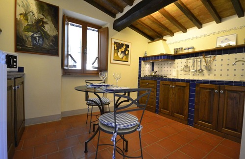 Il Borgo Villa | Cosy apartment in villa with WIFI, hot tub, A/C, pool, TV and panoramic view, close to Cortona
