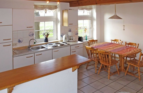 Bunde House | Cosy apartment in villa for 7 people with WIFI, TV, terrace and pets allowed