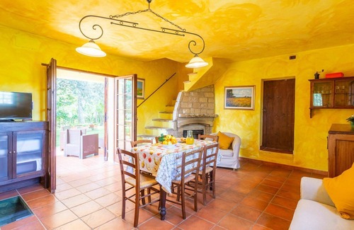 Casalbordino House | Cosy apartment in villa for 6 people with WIFI, pool, TV and terrace