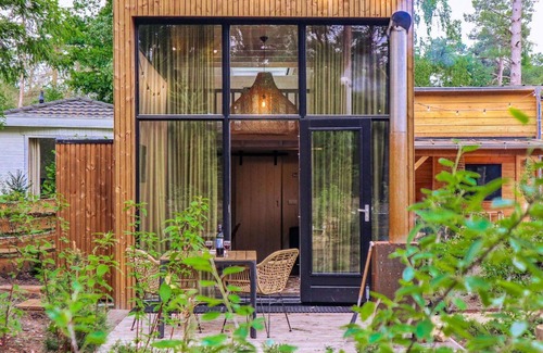 Schaarsbergen House | Cosy apartment in villa for 2 people with WIFI, pool, TV and terrace