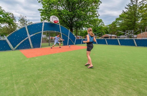 Schaarsbergen House | Cosy apartment in villa for 2 people with WIFI, pool, TV and terrace