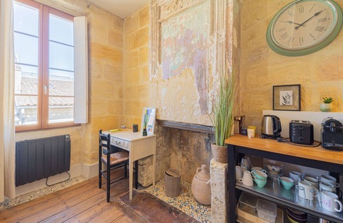 Bordeaux Sud Apartment | Cosy apartment two minutes from the train station!