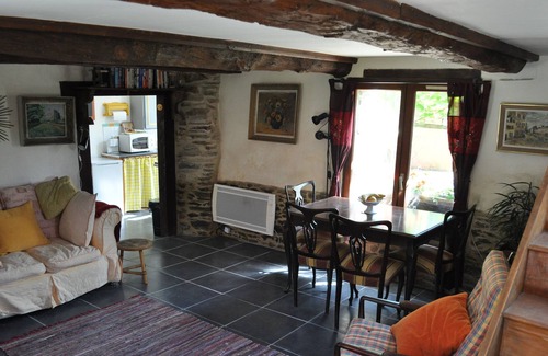 Saint-Clair-sur-l'Elle Cottage | Cosy barn conversion ideal location for all normandie tourist attractions