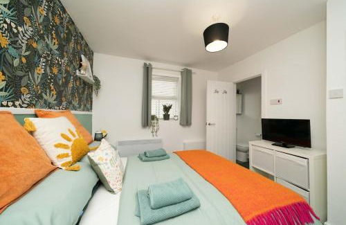 Adamsdown Apartment | Cosy City Stay - Heart of Cardiff