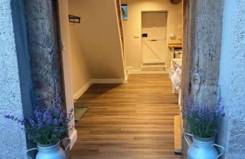 Talgarth Cottage | Cosy, comfy & tranquil farm cottage with log fire & country walks from the door