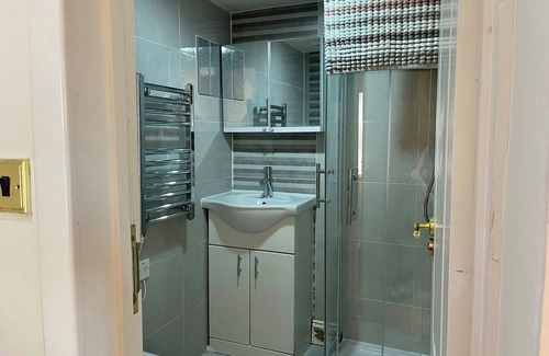 Weavers Apartment | Cosy En-suite in The City - Shoreditch