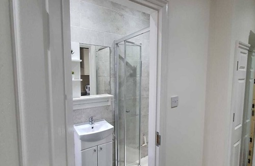 St. Pancras and Somers Town Apartment | Cosy Entire Home Kingscross Central London