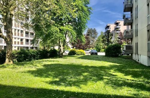 Le Pecq Apartment | Cosy et lumineux face Seine river - 20 min Paris