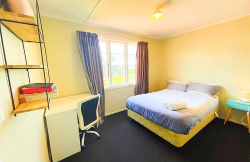 Springfield House | Cosy family home with a sunny deck