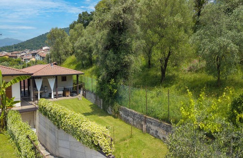 Roe Volciano Apartment | Cosy Nest - Terrace & parking private, Roè Volciano, Italy