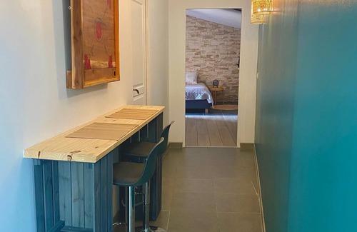 Saint-Martin-de-Crau Bed & Breakfast | Cosy room with exterior