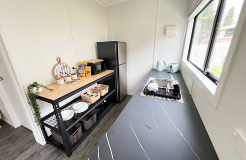 Selwyn Heights Cabin | Cosy Rotorua Retreat by Aotearoa Escapes