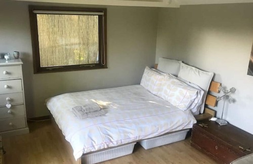 Hursley Cabin | Cosy rural hideaway, Hursley, near Winchester