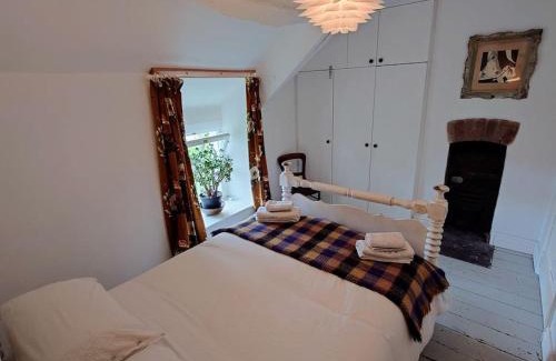 Brecon House | Cosy Welsh Town Cottage