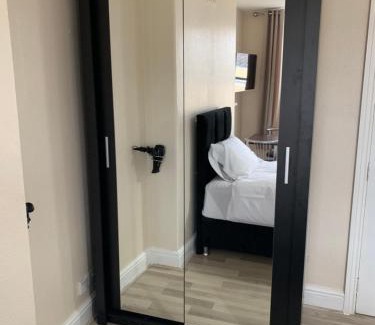 Stroud Apartment | Cotswold Valley Aparthotel