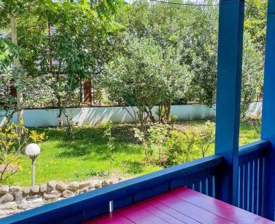 Kobuleti Hotel | Cottage Коттеджи с балконом