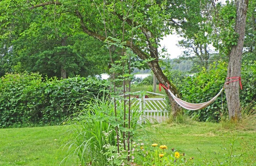 Stavsjo House | Cottage 100 m from Lake Kösen, Boat,Fishing, Playhouse, Sauna, Bikes, Wi-Fi