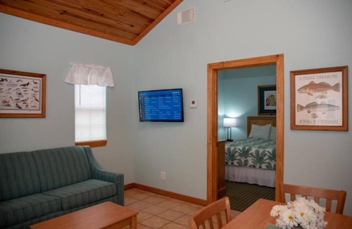 Fulton House | Cottage 11 at D&R Pelican Bay Resort - Pet Friendly