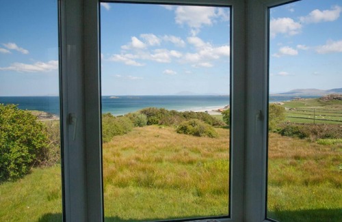 Glassillaun Cottage | Cottage 202 - Renvyle - sleeps 8 guests in 3 bedrooms