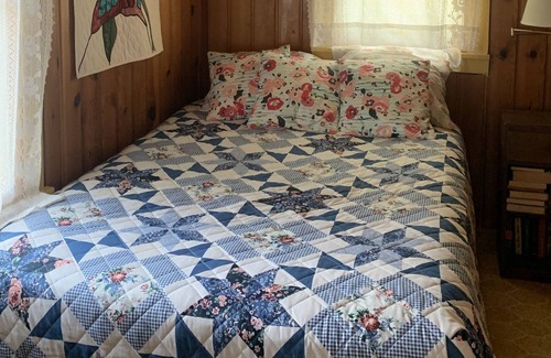 Northeastern Michigan Cottage | Cottage 3 minute drive from Tawas lighthouse