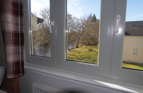 Fort Augustus Cottage | Cottage 7 Highland Club Pet Friendly