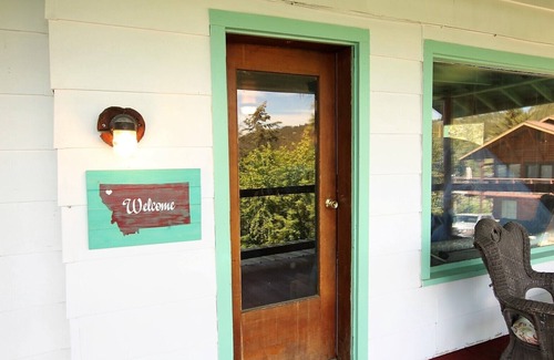 Somers Cottage | Cottage at Somers Bay overlooking Flathead Lake