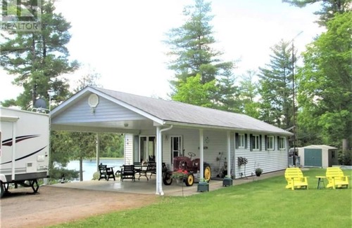 L'Amable Cottage | Cottage by The Lake
