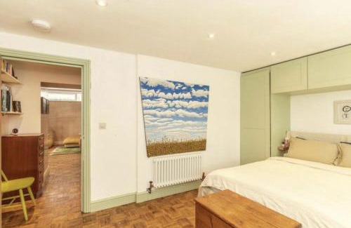 Hove House | Cottage close to the beach - pet friendly