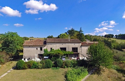Puycalvel Cottage | Cottage Family friendly gîtes, wifi, play areas, welcome pack, large heated pool