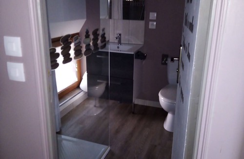 Sarge-sur-Braye Apartment | cottage in height with balcony. 1 bedroom
