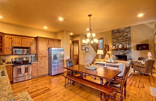 Cashes Valley Cabin | Cottage in the Woods