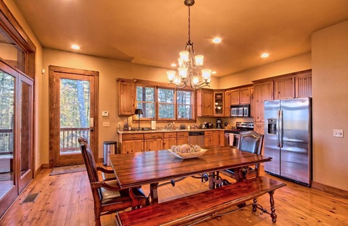 Cashes Valley Cabin | Cottage in the Woods