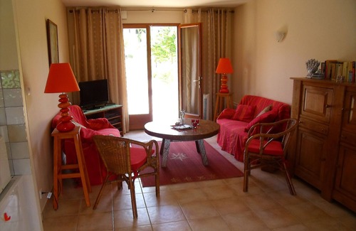 La Fagette House | Cottage is within walking distance of Le Bugue, view over fields,pets welcome,wifi