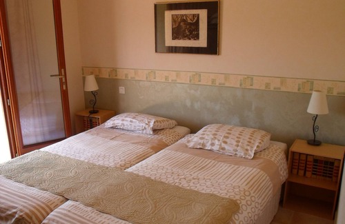 La Fagette House | Cottage is within walking distance of Le Bugue, view over fields,pets welcome,wifi