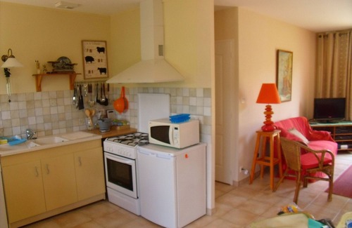 La Fagette House | Cottage is within walking distance of Le Bugue, view over fields,pets welcome,wifi