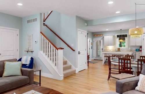 South Haven House | Cottage Near Lake, Van Buren State Park, Pilgrim Haven | Screened in Porch