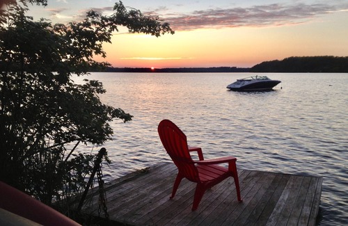 East Harwich House | Cottage on Cape Cod & Beautiful Long Pond w/Quick Drive to Ocean