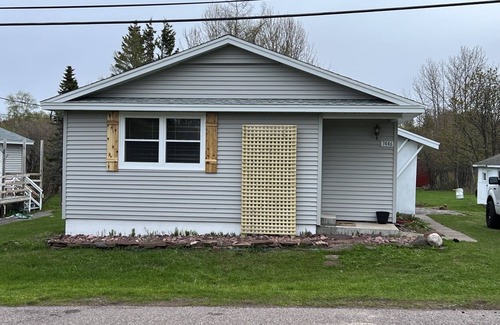 Eagle River Cottage | Cottage on Pine: Fall Adventures Begin Here – Hiking, Waterfalls & More