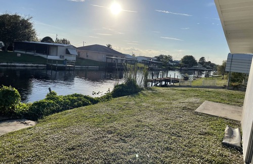 Taylor Creek Cottage | Cottage on the Canal