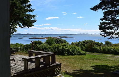 Spruce Head Cottage | Cottage on the Maine coast with stunning views and 245 ft of sandy waterfront