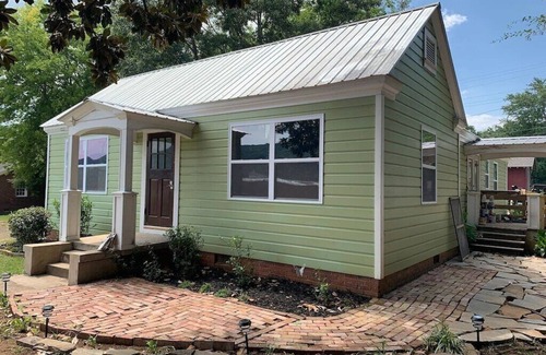 Fort Payne Apartment | Cottage Suite 2 - King Studio Apt.
