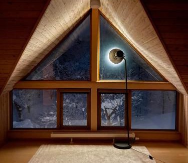 Niseko House | Cottage with views of the Niseko mountain range - Mountain View Niseko