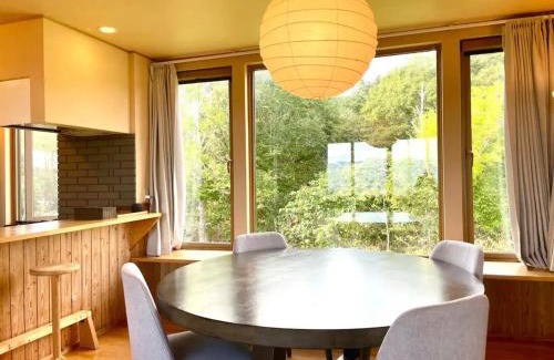 Niseko House | Cottage with views of the Niseko mountain range - Mountain View Niseko