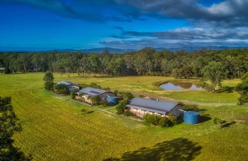 Lovedale Cottage | Cottages on Lovedale - No. 2 - 3 bedroom, 2 bathroom cottage in wonderful Lovedale location