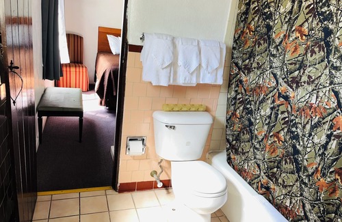 Southside Hotel | Cottonwood Court Motel