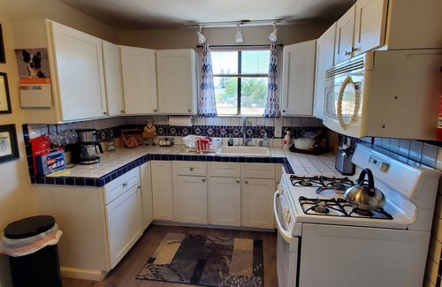 Livermore Bed & Breakfast | Country 2-bedroom bed & breakfast/ebikes in delightful Livermore Wine Country